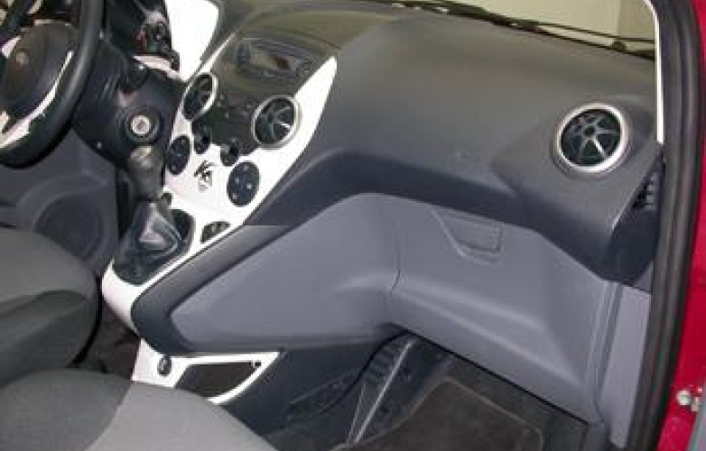 Ford Ka Titanium 1.2 3dr Hatchback 2009 RiDC