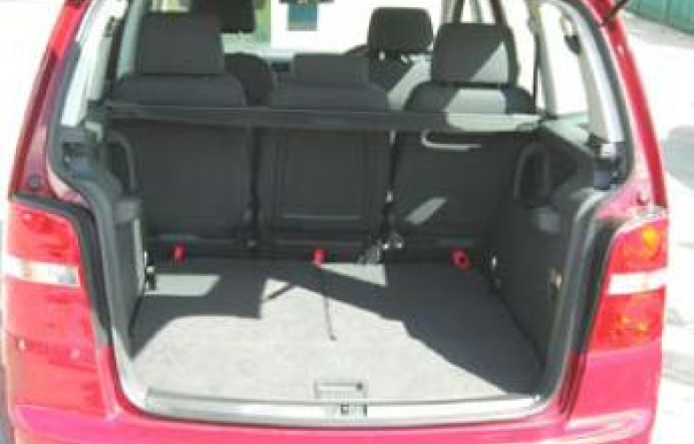 Vw touran new arrivals boot dimensions
