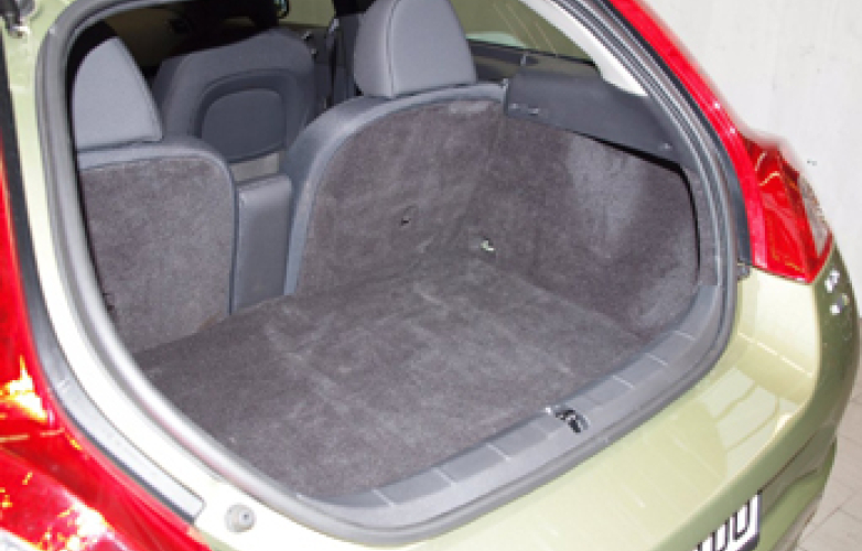Volvo on sale c30 boot