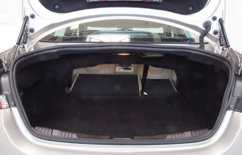 jaguar xf boot