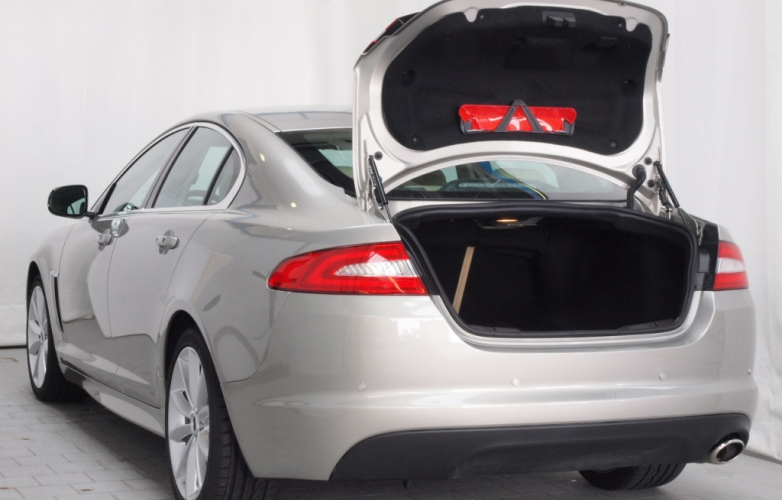 Jaguar xf store boot