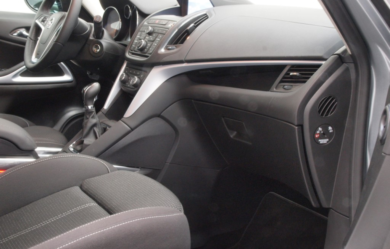 Vauxhall Zafira Tourer Ecoflex 2 0 Cdti 5dr Mpv 2012 Ridc