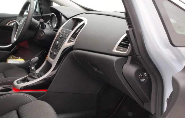 Vauxhall Astra GTC Start and Stop 2.0 CDTI eco Flex 3dr hatch 2012 RiDC