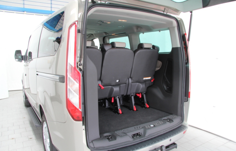 Ford Tourneo Custom 300L Limited 2.2 TDCi 92kW 125 PS 5dr MPV 2013 | RiDC