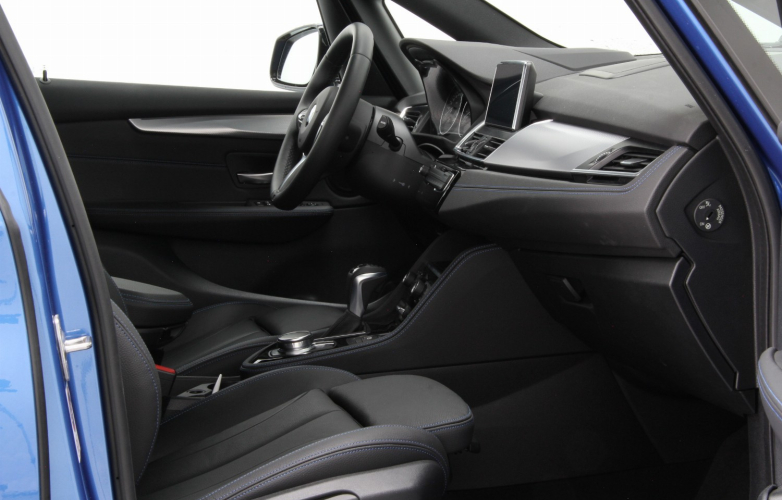 Passenger side - dashboard