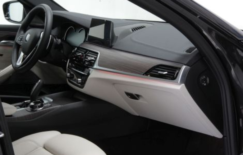 Passenger side - dashboard