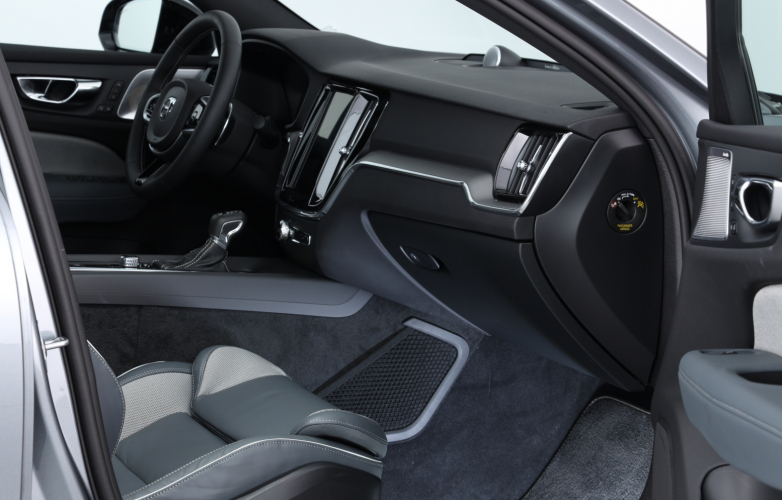 S60 4dr saloon 2019 RiDC