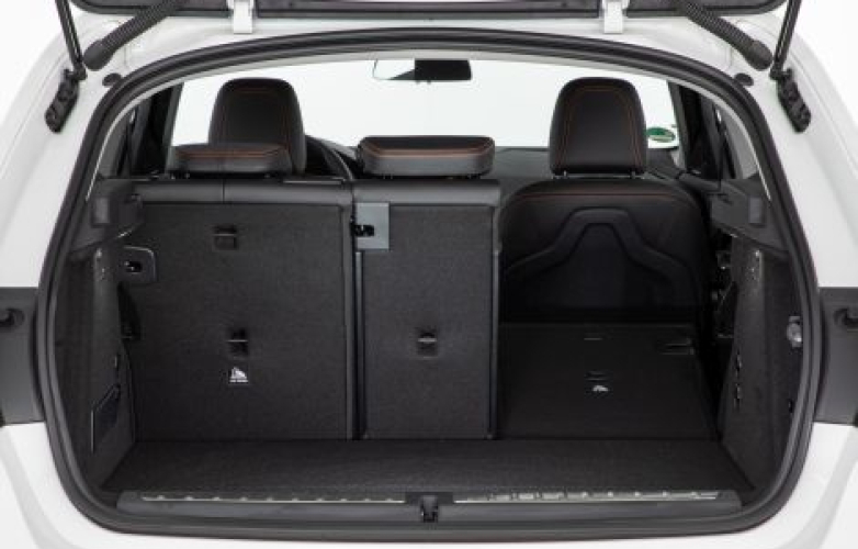 Boot with seats folded 1