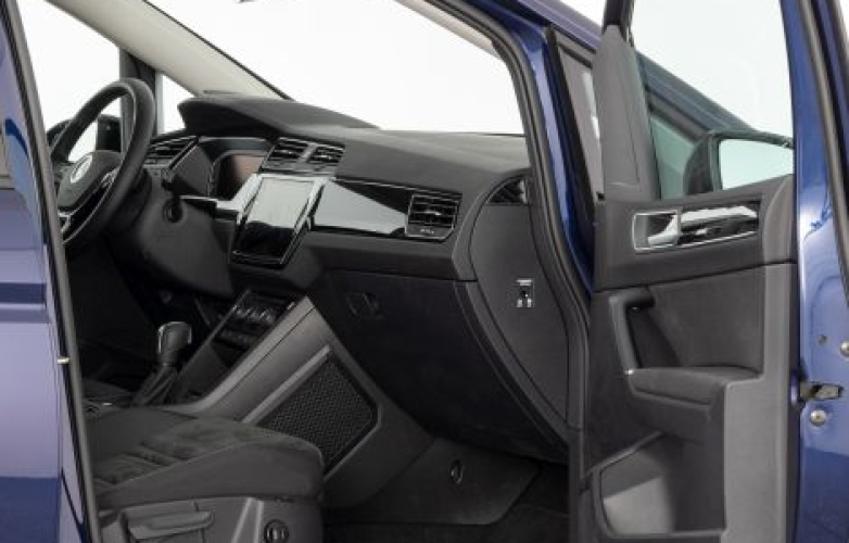 Passenger side - dashboard